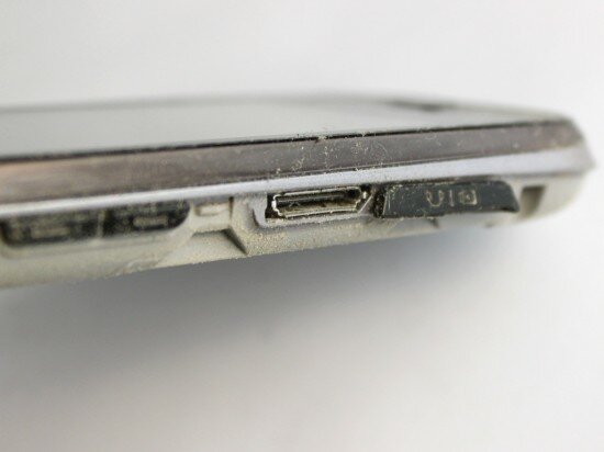 Pic. 16 . Clean USB port