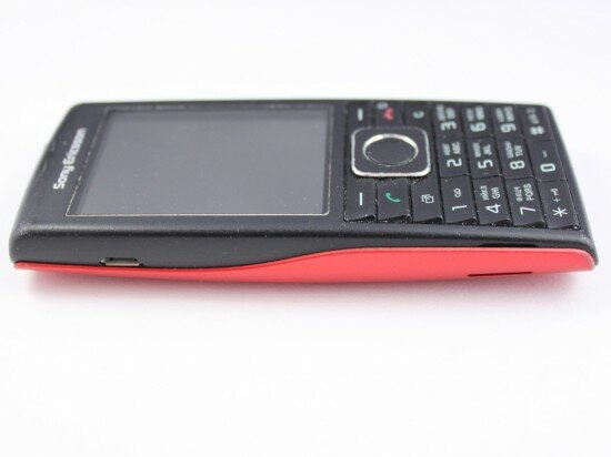 Pic. 23. Sony Ericsson Cedar (side-face)