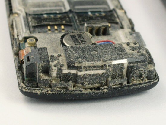 Pic. 33. Dust inside the phone