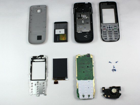 Pic.10. Here’s how the Nokia C2-01 looks like when disassembled