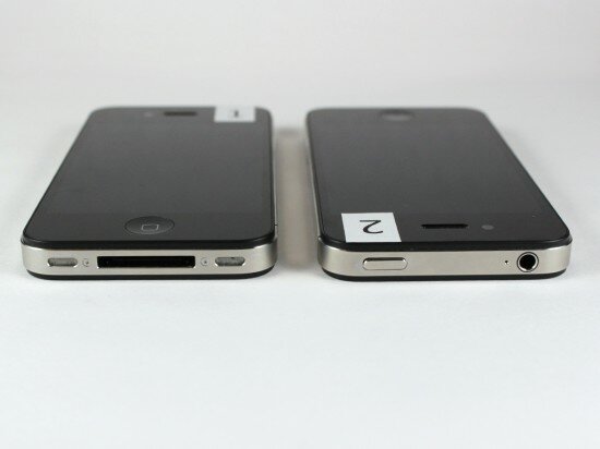 Pic. 6. The middle edge of the iPhone 4S