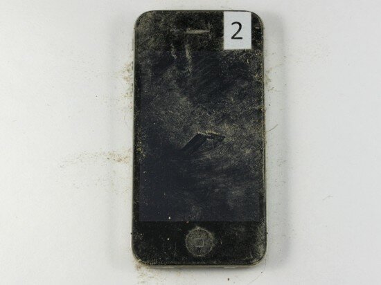 Pic. 19. Here's how the phone looked after 1 minute of vibration in the tray